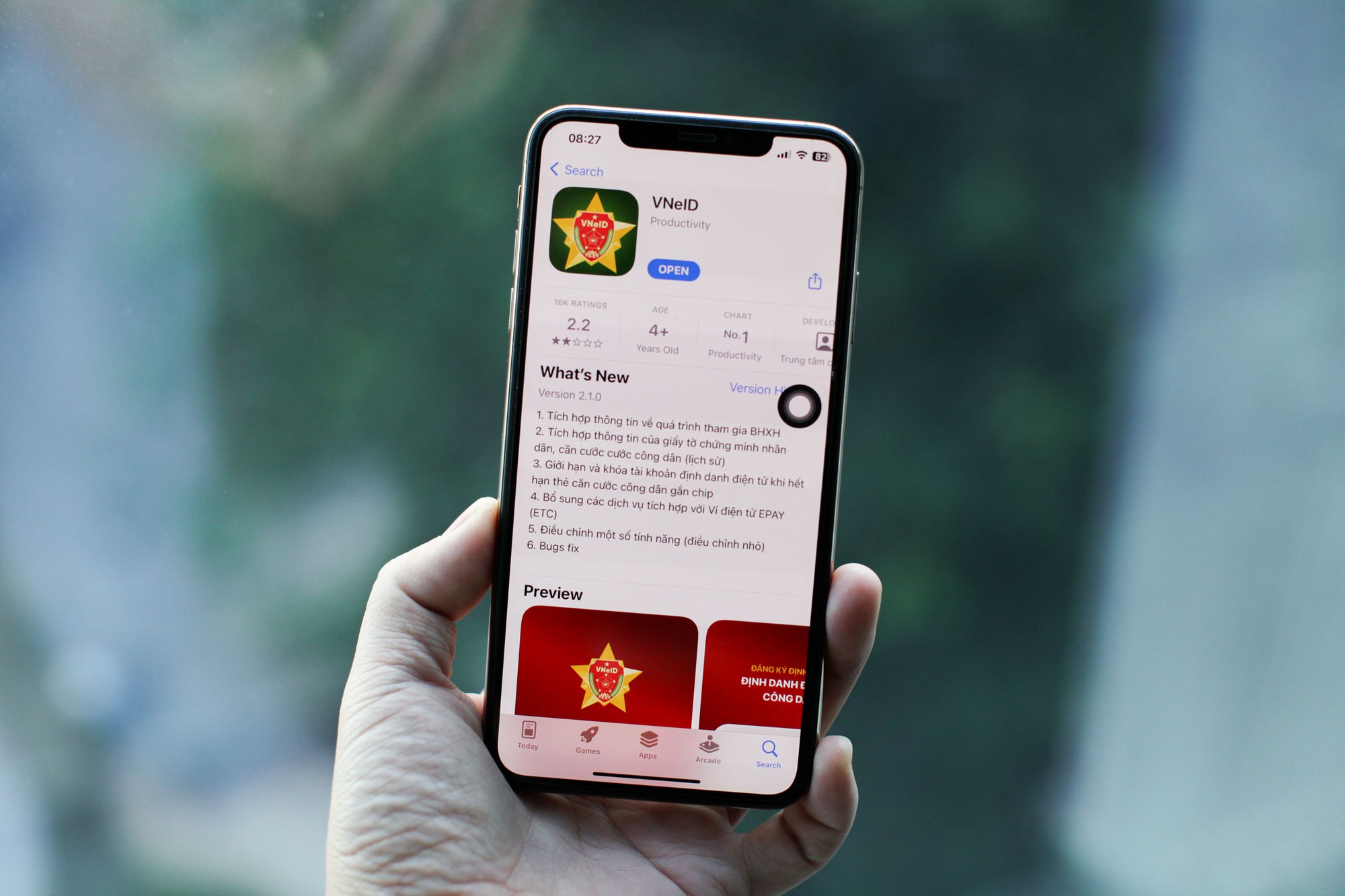 Người dân nên kiểm tra thông tin trên VNeID để tránh sai sót và thuận lợi cho thủ tục hành chính